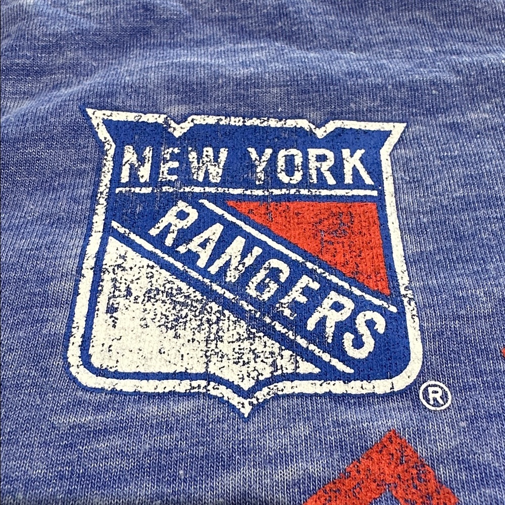 NHL NY RANGERS DISTRESSED GRAPHIC HOCKEY T-SHIRT LONG SLEEVE SHIRT RED WHITE BLU - Picture 4 of 12